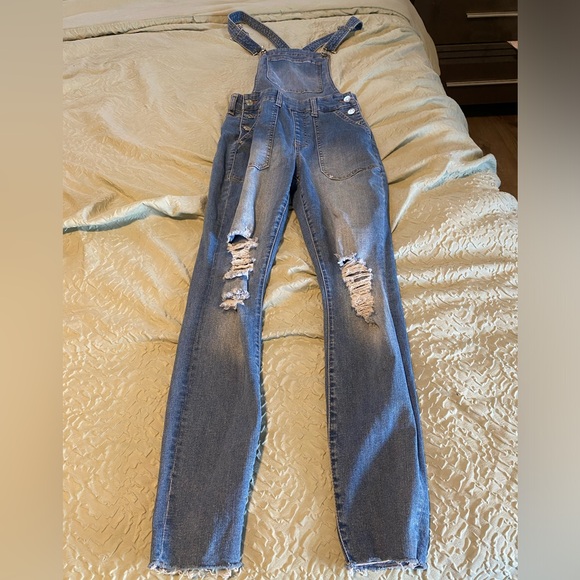 Guess Jean Overalls - Size 25 - Picture 7 of 7
